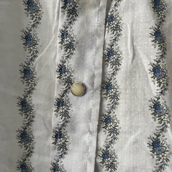 DC vintage women’s Blue Floral Shirt - Picture 3 of 10